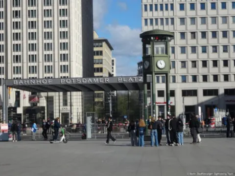 Historical traffic light Potsdamer Platz