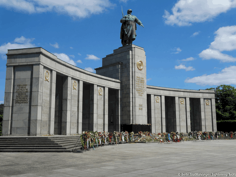 Sowjetisches Ehrenmal Berlin Tiergarten