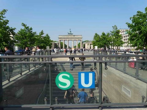 U-S-Bahnhof Brandenburger Tor City Tour Guide