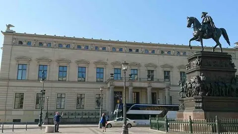  Unter den Linden Berlin Tour